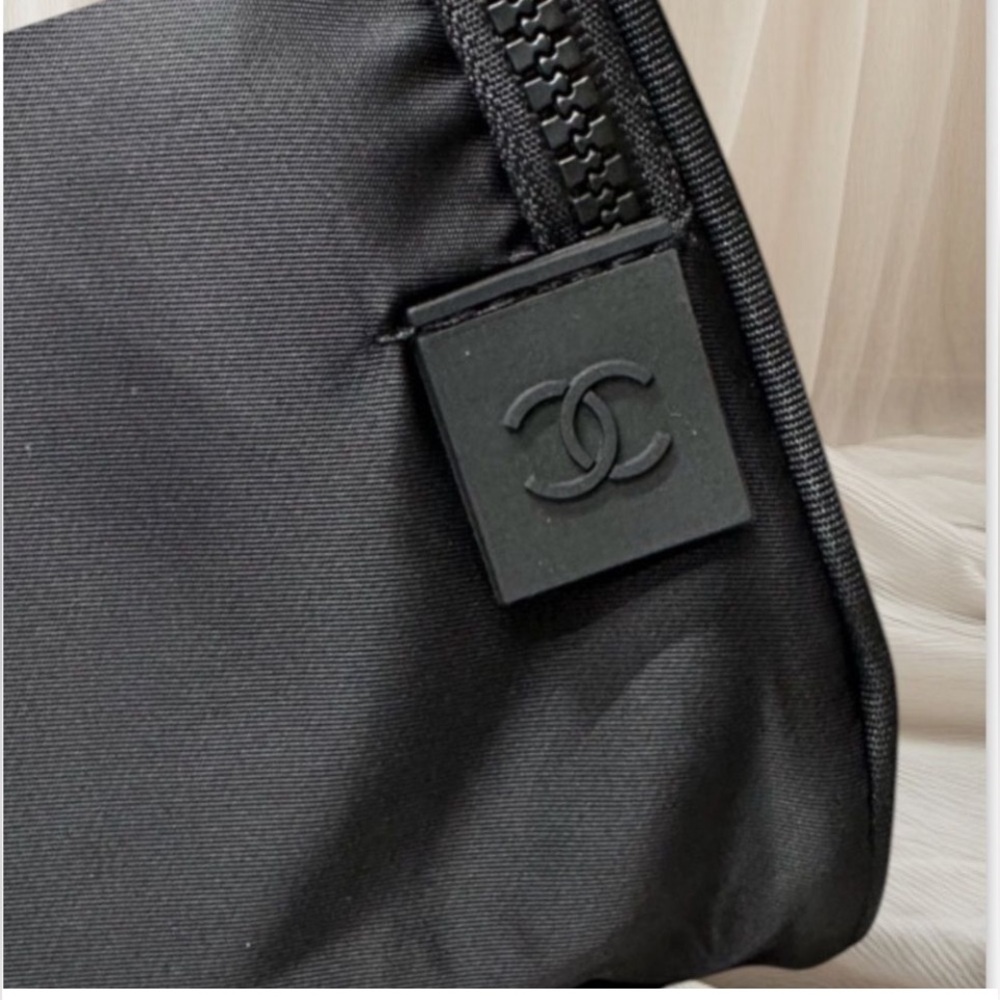 NEW GWP BEAUTE CHANEL
DUFFEL TRAVEL TOTE GYM BAG BLACK - Picture 5 of 6